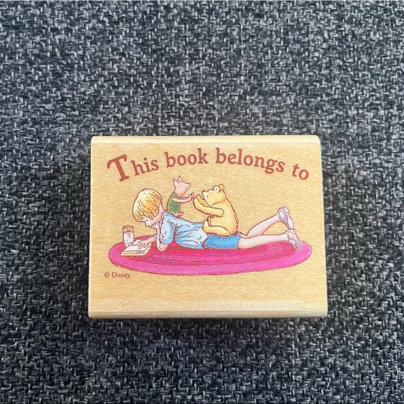 •Disney’s Classic Winnie The Pooh Storytime Bookplate Rubber Stamp• - Picture 1 of 5